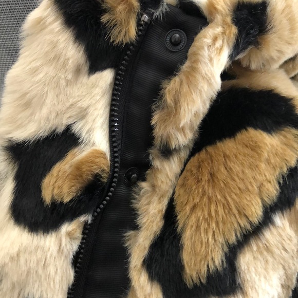 Coats - Picture 3 of 4